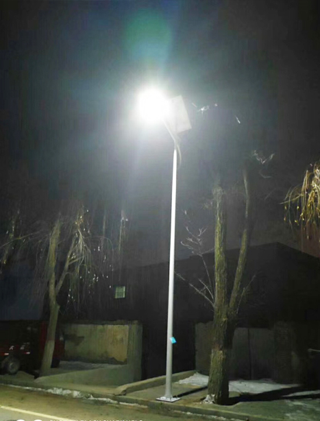 积石山县城中太阳能路灯项目