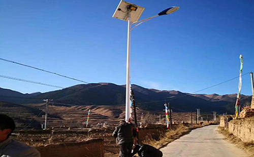 城中智慧路灯安装必备设计要素：打造高效智能的城市照明系统