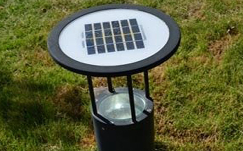 别墅庭院氛围营造：城中草坪灯选型与布光技巧