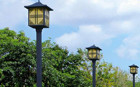 太阳能城中庭院灯怎么选亮度与续航更耐用 太阳能城中庭院灯怎么选亮度与续航更耐用